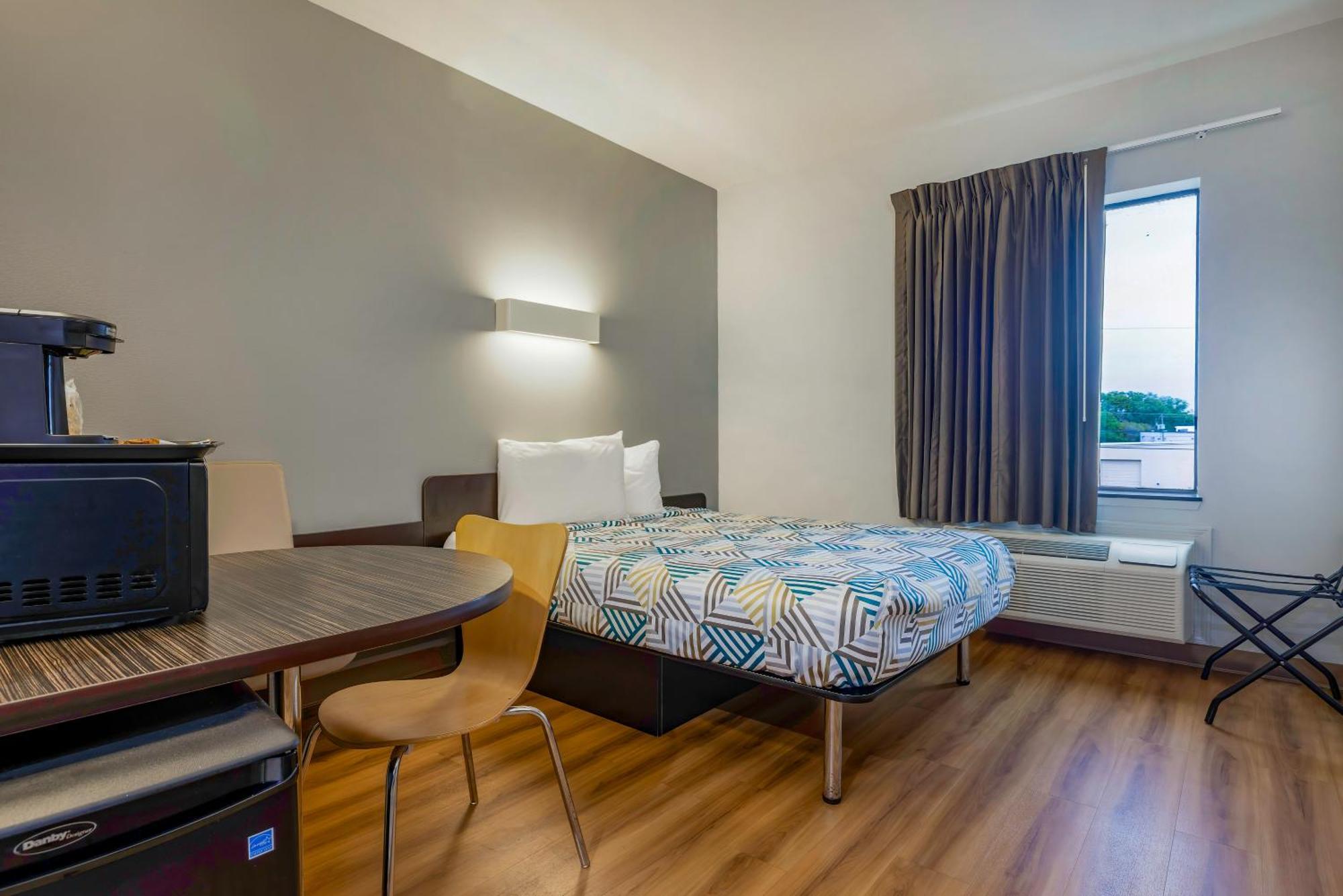 Studio 6 Suites Texas City, Tx I 45 South Buitenkant foto